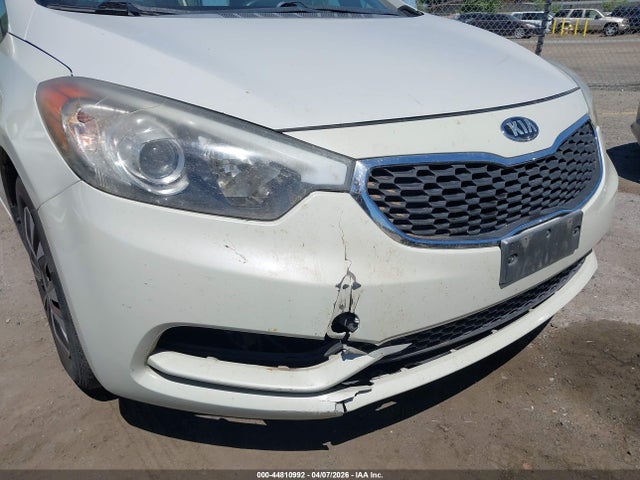 44810992 :رقم المزاد ، KNAFK4A68F5295940 vin ، 2015 Kia Forte Lx مزاد بيع