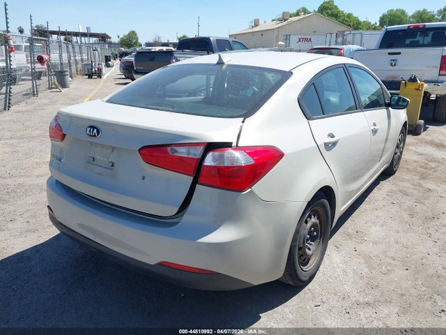 44810992 :رقم المزاد ، KNAFK4A68F5295940 vin ، 2015 Kia Forte Lx مزاد بيع