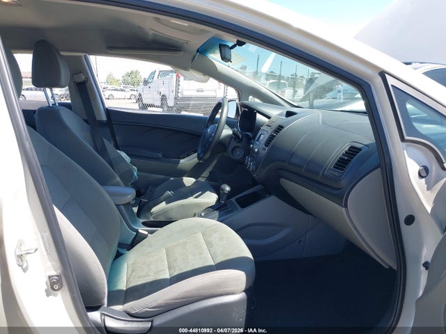44810992 :رقم المزاد ، KNAFK4A68F5295940 vin ، 2015 Kia Forte Lx مزاد بيع