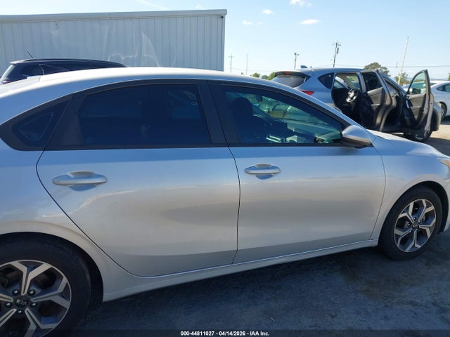 KIA Forte Lxs 2021 3KPF24AD4ME338821 Image 13