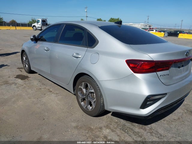 KIA Forte Lxs 2021 3KPF24AD4ME338821 Image 3