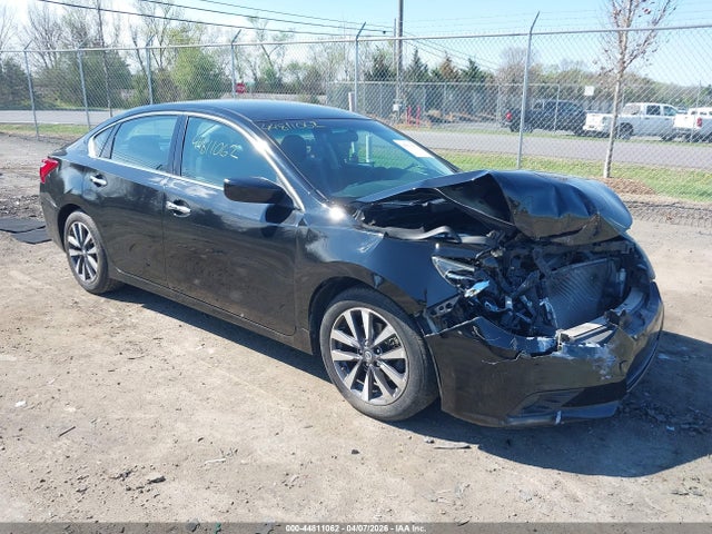 44811062 :رقم المزاد ، 1N4AL3APXHC277439 vin ، 2017 Nissan Altima 2.5 Sv مزاد بيع