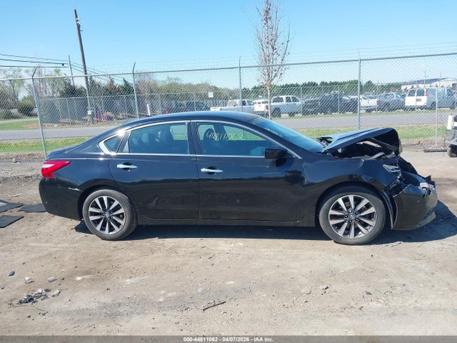44811062 :رقم المزاد ، 1N4AL3APXHC277439 vin ، 2017 Nissan Altima 2.5 Sv مزاد بيع