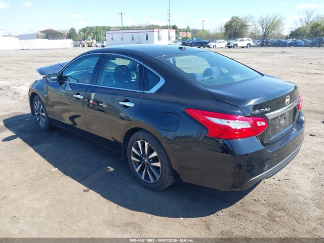 44811062 :رقم المزاد ، 1N4AL3APXHC277439 vin ، 2017 Nissan Altima 2.5 Sv مزاد بيع