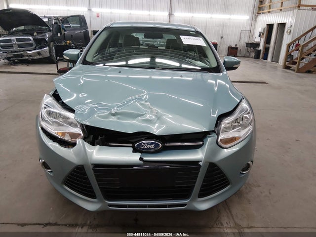 44811084 :رقم المزاد ، 1FAHP3M29CL313763 vin ، 2012 Ford Focus Sel مزاد بيع