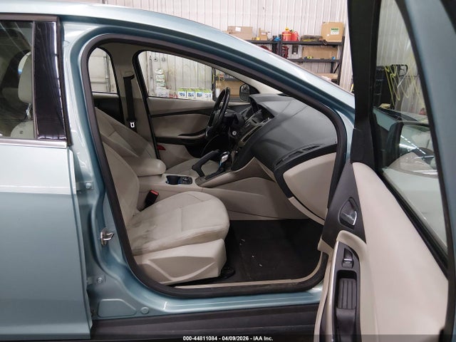 44811084 :رقم المزاد ، 1FAHP3M29CL313763 vin ، 2012 Ford Focus Sel مزاد بيع