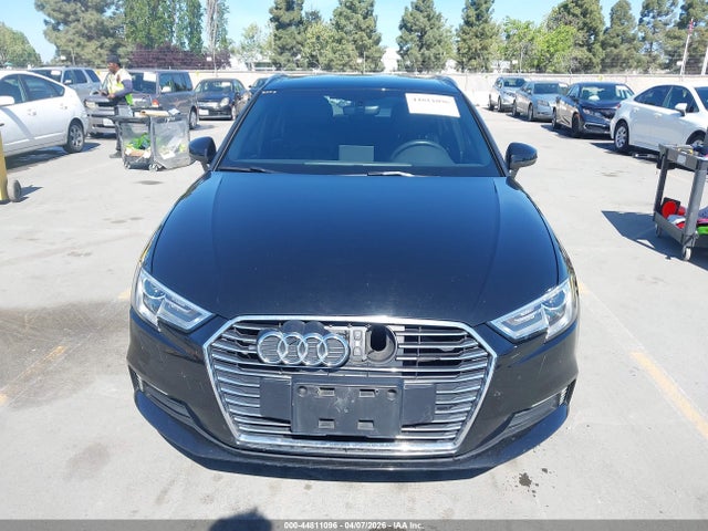 2018 Audi A3 E-tron 1.4t Premium/1.4t Tech Premium მანქანა იყიდება აუქციონზე, vin: WAUUPBFFXJA084633, აუქციონის ნომერი: 44811096