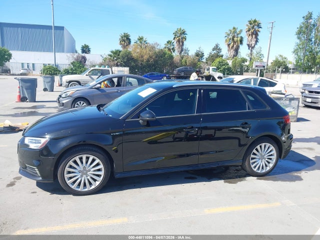 2018 Audi A3 E-tron 1.4t Premium/1.4t Tech Premium მანქანა იყიდება აუქციონზე, vin: WAUUPBFFXJA084633, აუქციონის ნომერი: 44811096