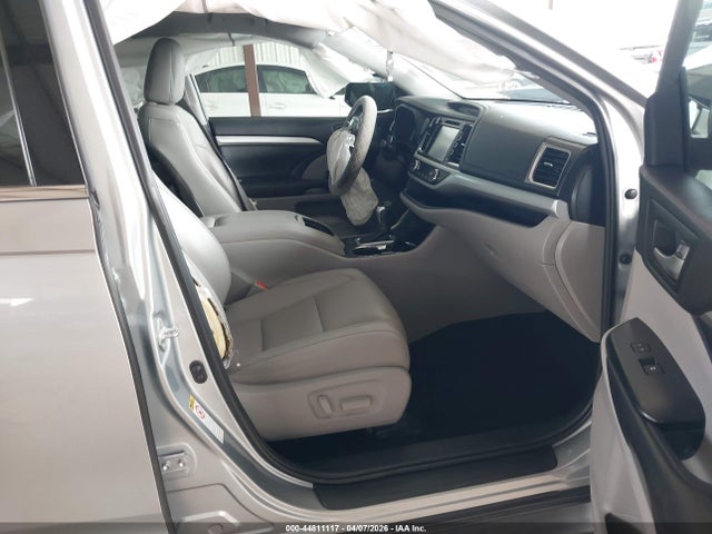 44811117 :رقم المزاد ، 5TDKZRFH1KS348650 vin ، 2019 Toyota Highlander Xle مزاد بيع
