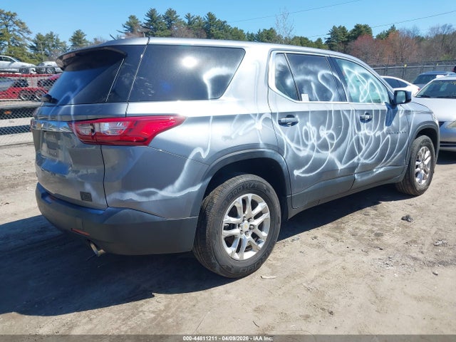 Chevrolet Traverse Ls 2019 1GNEVFKW0KJ143093 Image 4