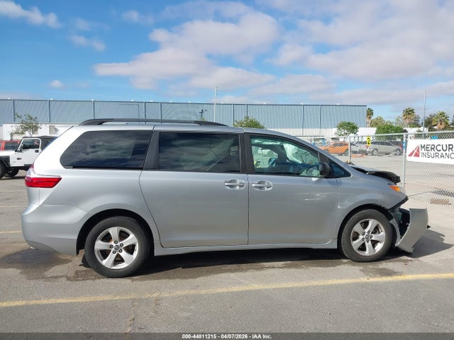 5TDKZ3DC0KS968412 Toyota Sienna Le 8 Passenger