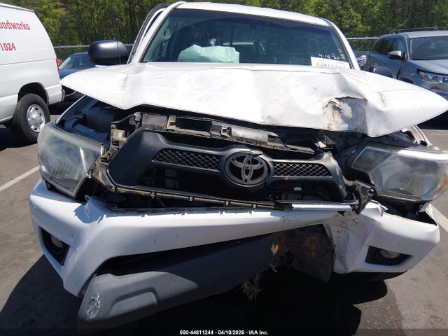 2015 Toyota Tacoma Prerunner V6 მანქანა იყიდება აუქციონზე, vin: 5TFJU4GN1FX089692, აუქციონის ნომერი: 44811244