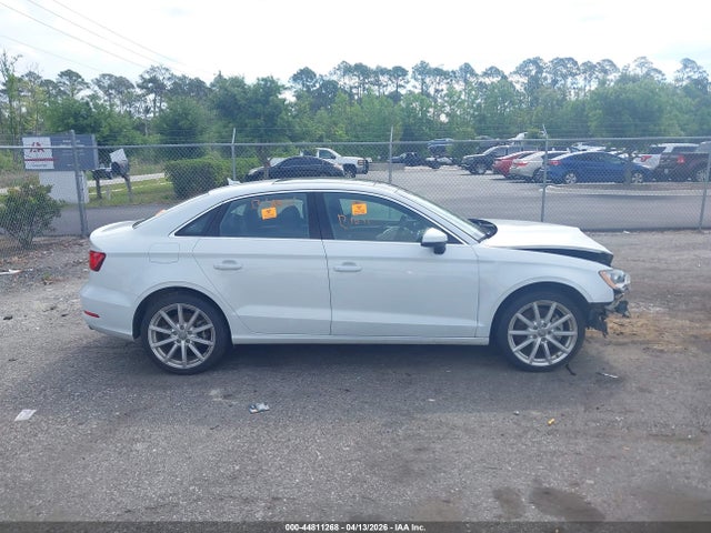 44811268 :رقم المزاد ، WAUEFGFF2F1043392 vin ، 2015 Audi A3 2.0t Premium مزاد بيع