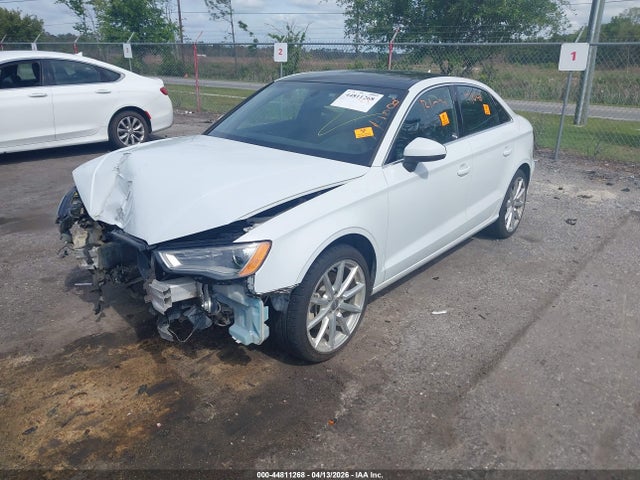 44811268 :رقم المزاد ، WAUEFGFF2F1043392 vin ، 2015 Audi A3 2.0t Premium مزاد بيع