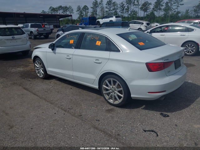 44811268 :رقم المزاد ، WAUEFGFF2F1043392 vin ، 2015 Audi A3 2.0t Premium مزاد بيع