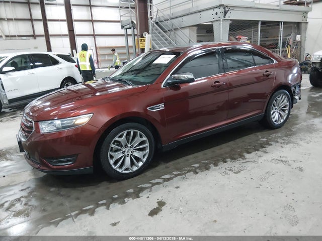 Ford Taurus Limited 2015 1FAHP2F82FG128799 Image 2