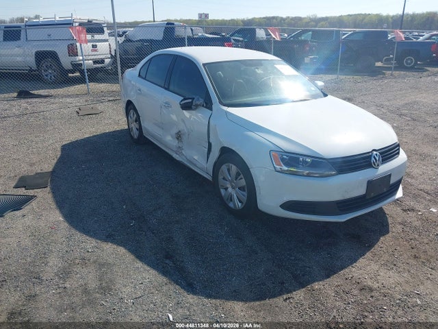 44811348 :رقم المزاد ، 3VWB07AJ2EM328904 vin ، 2014 Volkswagen Jetta 1.8t Se مزاد بيع