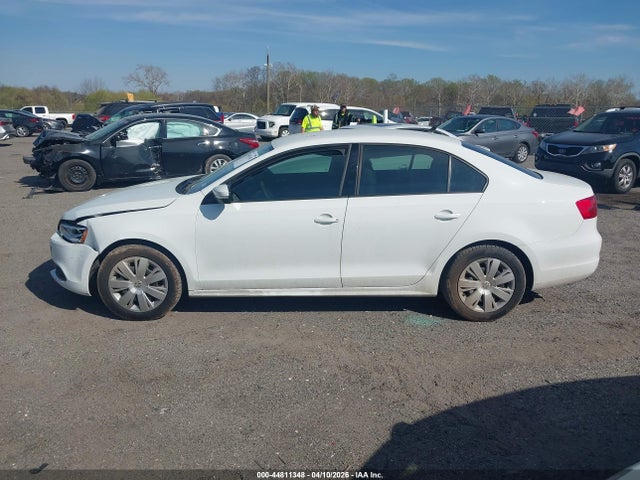 44811348 :رقم المزاد ، 3VWB07AJ2EM328904 vin ، 2014 Volkswagen Jetta 1.8t Se مزاد بيع