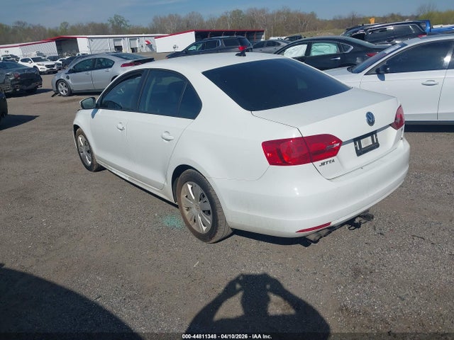 44811348 :رقم المزاد ، 3VWB07AJ2EM328904 vin ، 2014 Volkswagen Jetta 1.8t Se مزاد بيع