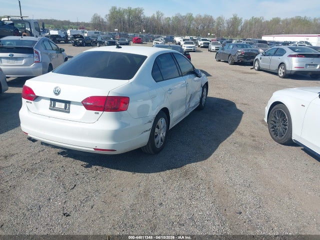 44811348 :رقم المزاد ، 3VWB07AJ2EM328904 vin ، 2014 Volkswagen Jetta 1.8t Se مزاد بيع