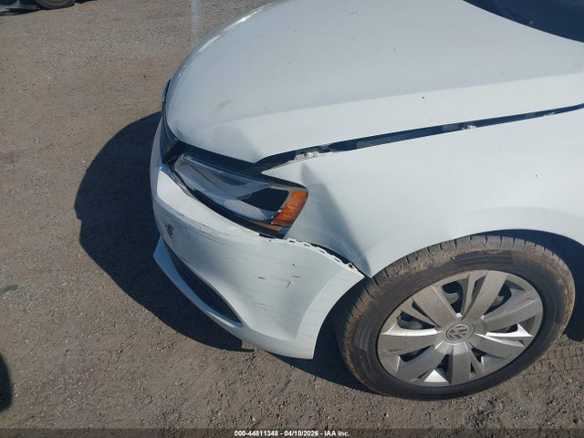 44811348 :رقم المزاد ، 3VWB07AJ2EM328904 vin ، 2014 Volkswagen Jetta 1.8t Se مزاد بيع