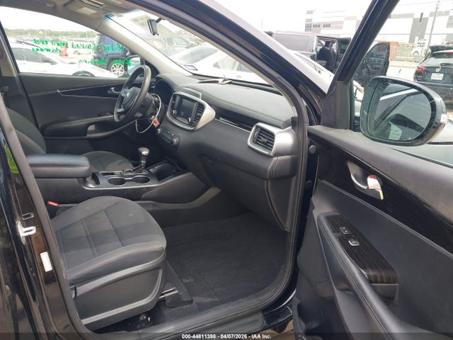2019 Kia Sorento 2.4l L მანქანა იყიდება აუქციონზე, vin: 5XYPG4A30KG586996, აუქციონის ნომერი: 44811398