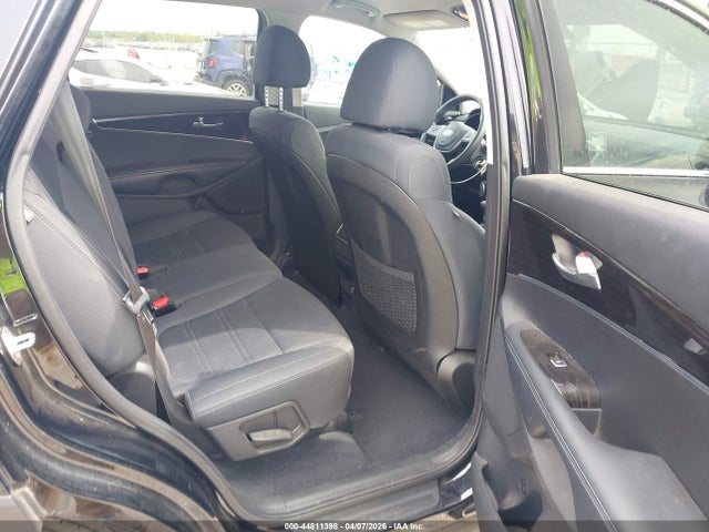 2019 Kia Sorento 2.4l L მანქანა იყიდება აუქციონზე, vin: 5XYPG4A30KG586996, აუქციონის ნომერი: 44811398