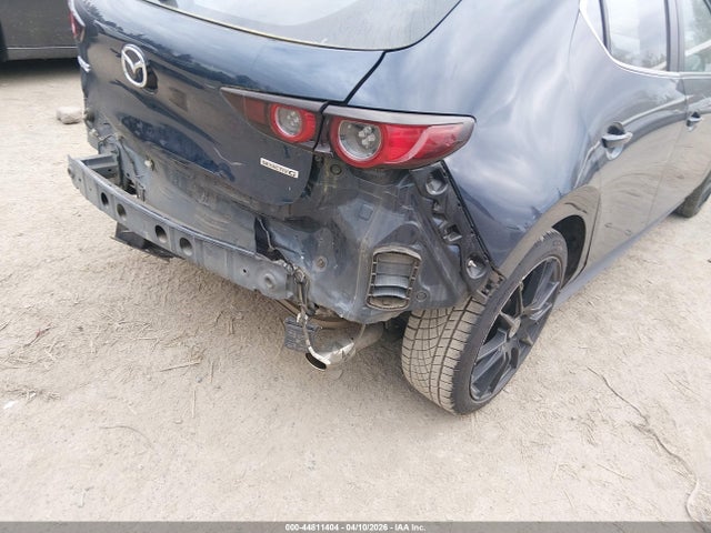 JM1BPAKLXM1339432 Mazda Mazda3 Select