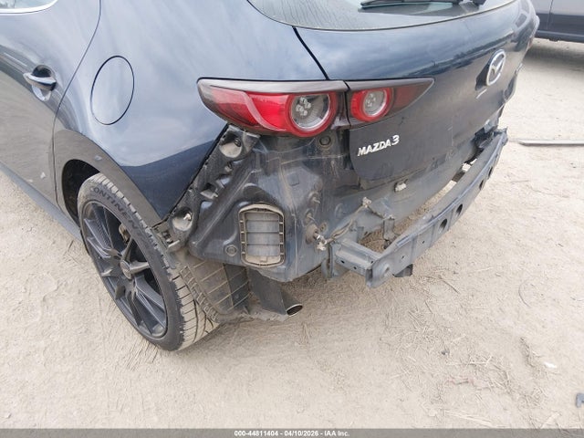 JM1BPAKLXM1339432 Mazda Mazda3 Select