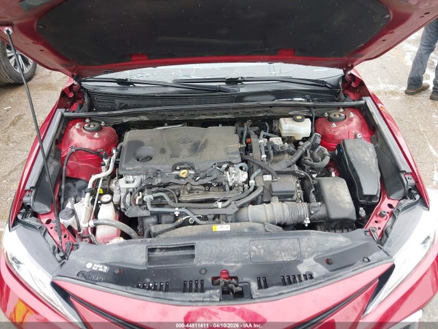 2022 Toyota Camry Xle Hybrid მანქანა იყიდება აუქციონზე, vin: 4T1F31AK4NU584227, აუქციონის ნომერი: 44811411