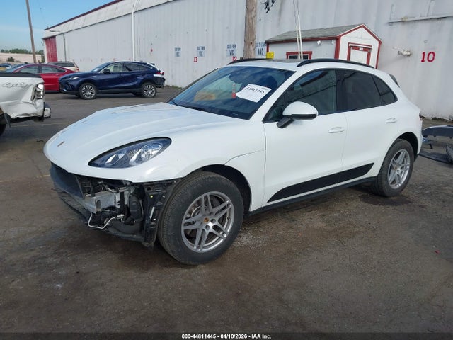 Porsche Macan 2017 WP1AA2A5XHLB04768 Image 2