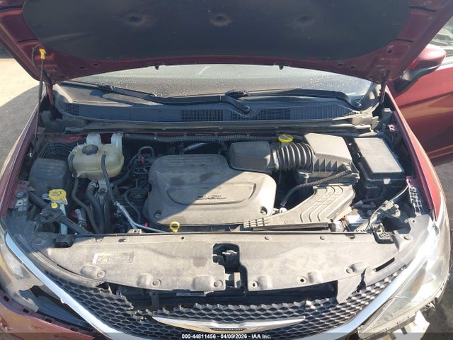 2021 Chrysler Voyager Lxi მანქანა იყიდება აუქციონზე, vin: 2C4RC1DG4MR530642, აუქციონის ნომერი: 44811456