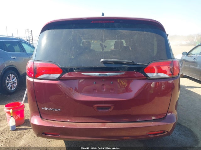 2021 Chrysler Voyager Lxi მანქანა იყიდება აუქციონზე, vin: 2C4RC1DG4MR530642, აუქციონის ნომერი: 44811456