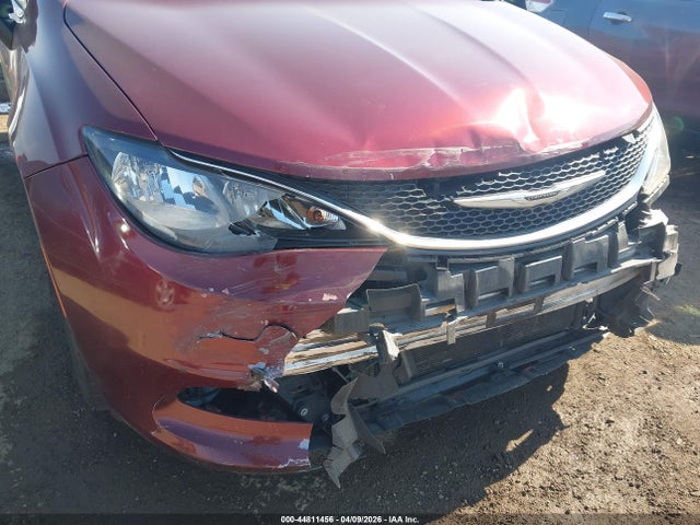 2021 Chrysler Voyager Lxi მანქანა იყიდება აუქციონზე, vin: 2C4RC1DG4MR530642, აუქციონის ნომერი: 44811456