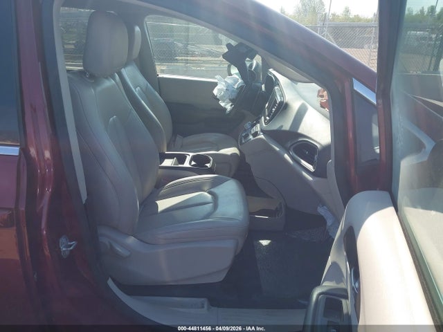 2021 Chrysler Voyager Lxi მანქანა იყიდება აუქციონზე, vin: 2C4RC1DG4MR530642, აუქციონის ნომერი: 44811456