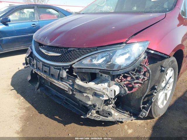 2021 Chrysler Voyager Lxi მანქანა იყიდება აუქციონზე, vin: 2C4RC1DG4MR530642, აუქციონის ნომერი: 44811456