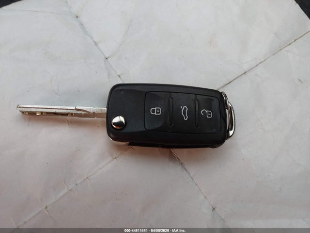 2012 Volkswagen Jetta 2.0l S მანქანა იყიდება აუქციონზე, vin: 3VW2K7AJ7CM405225, აუქციონის ნომერი: 44811481