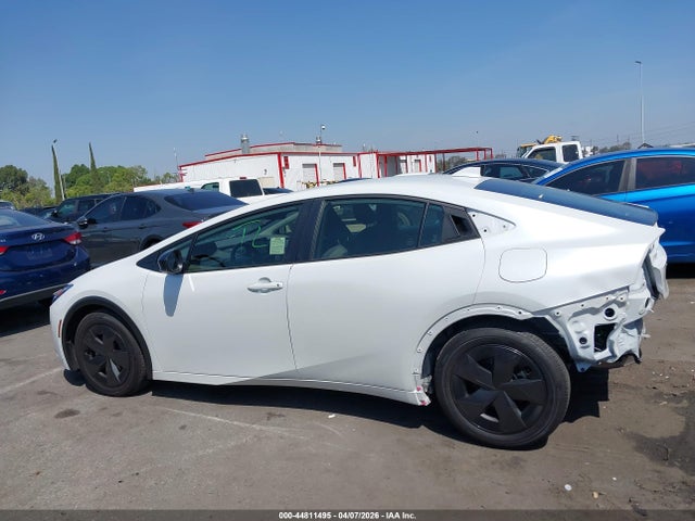 Toyota Prius Le 2025 JTDACAAU2S3062276 Image 15