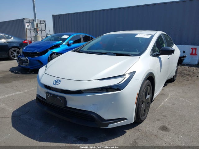 Toyota Prius Le 2025 JTDACAAU2S3062276 Image 2