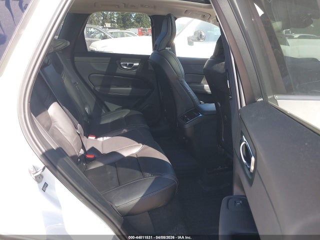 YV4L12RL5N1033304 Volvo Xc60 B5 Inscription