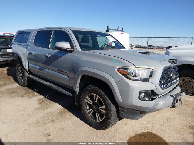 44811591 :رقم المزاد ، 5TFCZ5AN3JX144581 vin ، 2018 Toyota Tacoma Trd Sport مزاد بيع