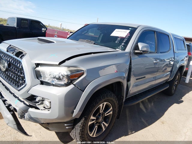 44811591 :رقم المزاد ، 5TFCZ5AN3JX144581 vin ، 2018 Toyota Tacoma Trd Sport مزاد بيع