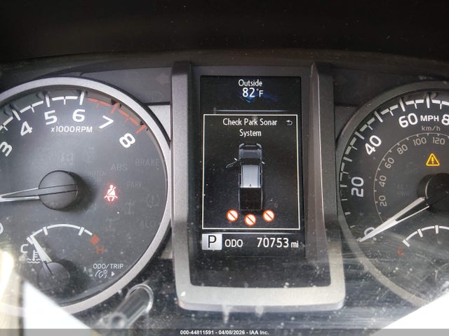 44811591 :رقم المزاد ، 5TFCZ5AN3JX144581 vin ، 2018 Toyota Tacoma Trd Sport مزاد بيع
