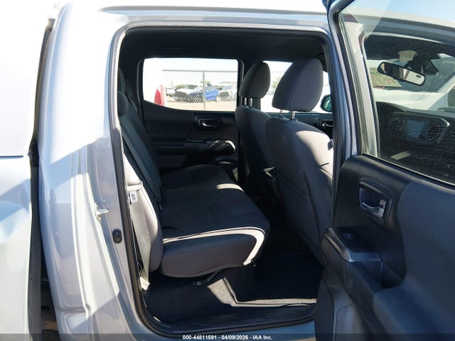 44811591 :رقم المزاد ، 5TFCZ5AN3JX144581 vin ، 2018 Toyota Tacoma Trd Sport مزاد بيع