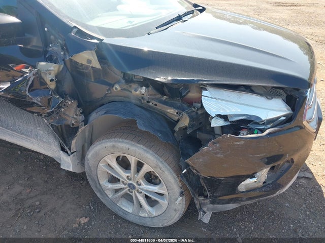 Продажа на аукционе авто 2017 Ford Escape Se, vin: 1FMCU0G96HUD66972, номер лота: 44811609