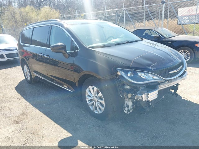 Aukcja sprzedaży 2017 Chrysler Pacifica Touring-l, vin: 2C4RC1BG6HR756951, numer aukcji: 44811618