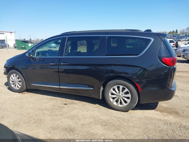 Aukcja sprzedaży 2017 Chrysler Pacifica Touring-l, vin: 2C4RC1BG6HR756951, numer aukcji: 44811618