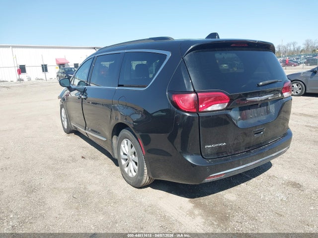Aukcja sprzedaży 2017 Chrysler Pacifica Touring-l, vin: 2C4RC1BG6HR756951, numer aukcji: 44811618