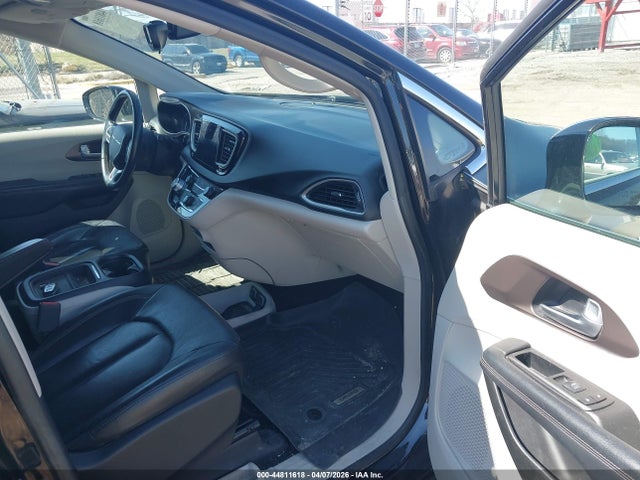 Aukcja sprzedaży 2017 Chrysler Pacifica Touring-l, vin: 2C4RC1BG6HR756951, numer aukcji: 44811618