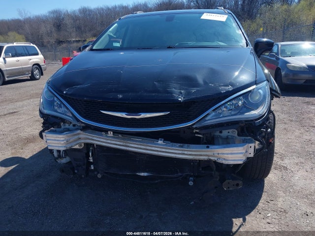Aukcja sprzedaży 2017 Chrysler Pacifica Touring-l, vin: 2C4RC1BG6HR756951, numer aukcji: 44811618